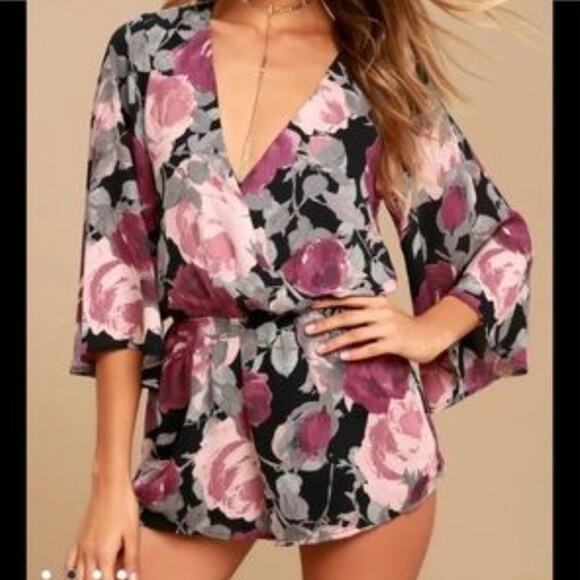 Lulus What’s Bloomin Bell Sleeve Black, Pink & Gray Floral‎ Romper Size S - Picture 1 of 13